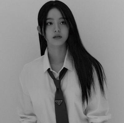 Jahira A. (Waitress)